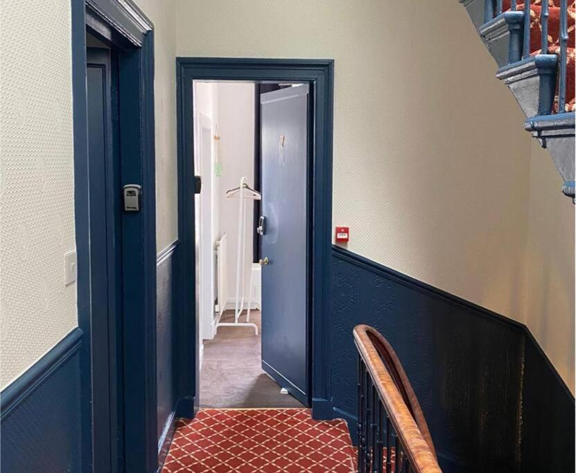 The Kingsview Townhouse - Boutique Hostel Edynburg Zewnętrze zdjęcie