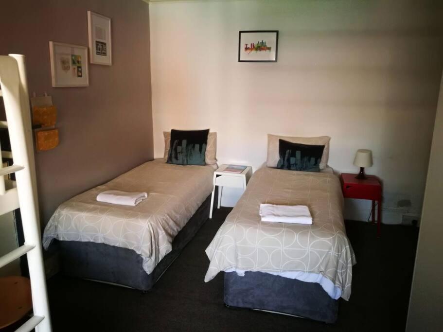 The Kingsview Townhouse - Boutique Hostel Edynburg Zewnętrze zdjęcie