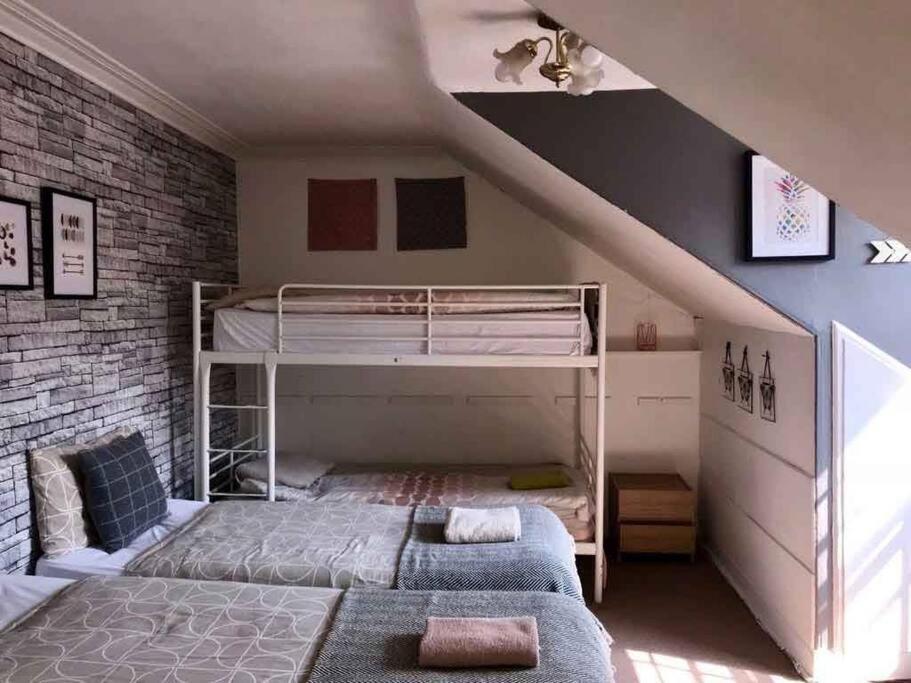 The Kingsview Townhouse - Boutique Hostel Edynburg Zewnętrze zdjęcie